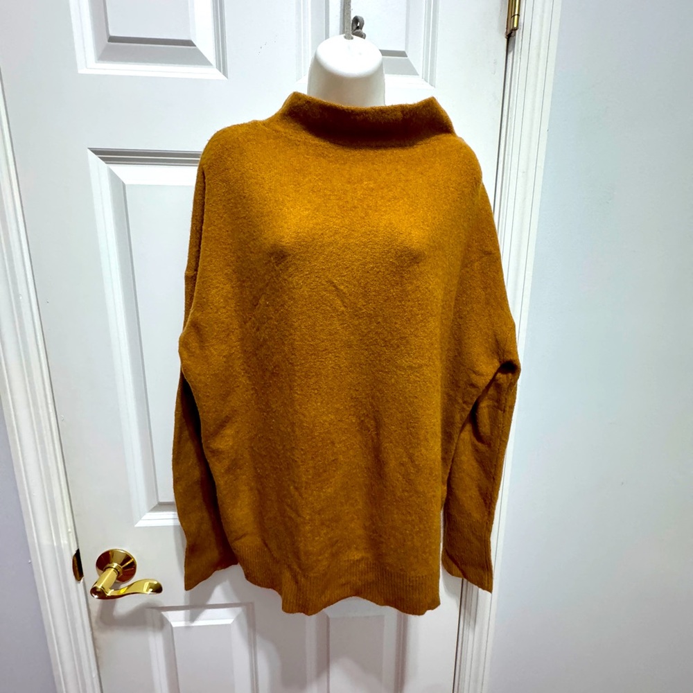 Ann Taylor size M tan sweater